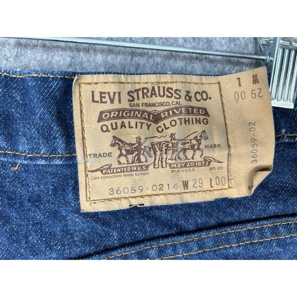 Vintage Levi's Denim Shorts Blue Women Orange Tab Button Fly Size 29 - Picture 12 of 12